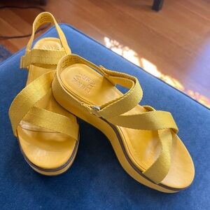 Naturalizer Balena Yellow Strappy Platform Sandal Slingback 8.5